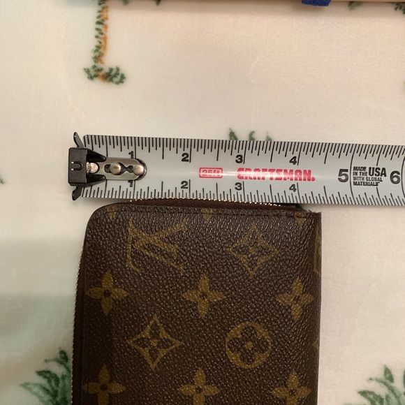Louis Vuitton Zippy Wallet SOLD - Picture 7 of 8
